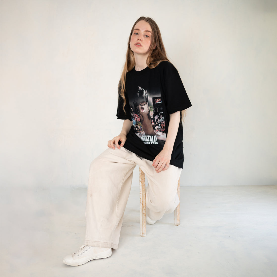 【再入荷】カワウソ「HANAZILLA」Tシャツ