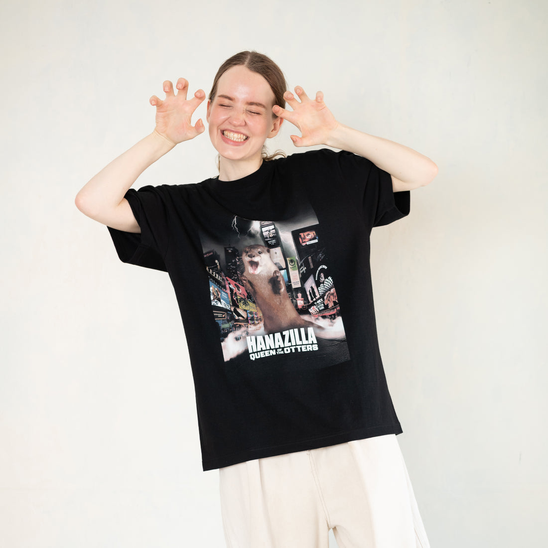 【再入荷】カワウソ「HANAZILLA」Tシャツ