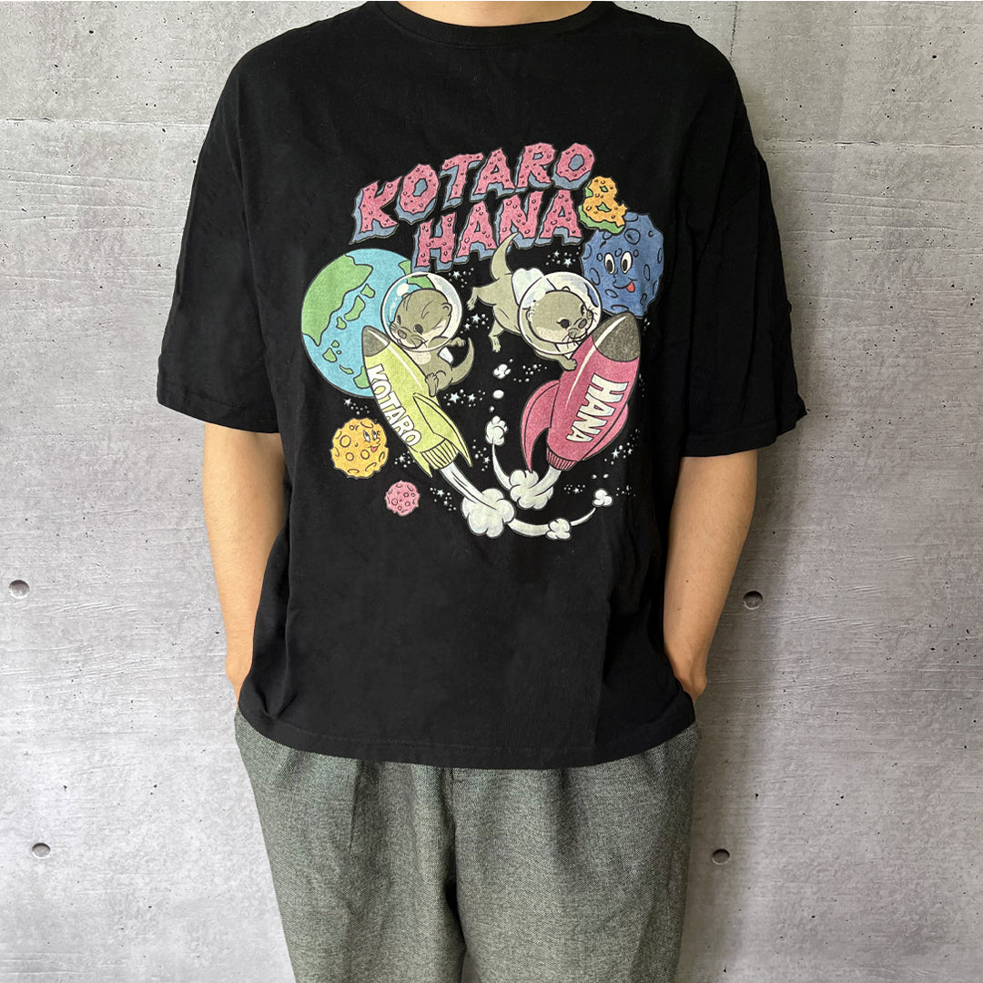 【10%OFF】カワウソコタロー&ハナ Tシャツ「SPACE OTTERS」