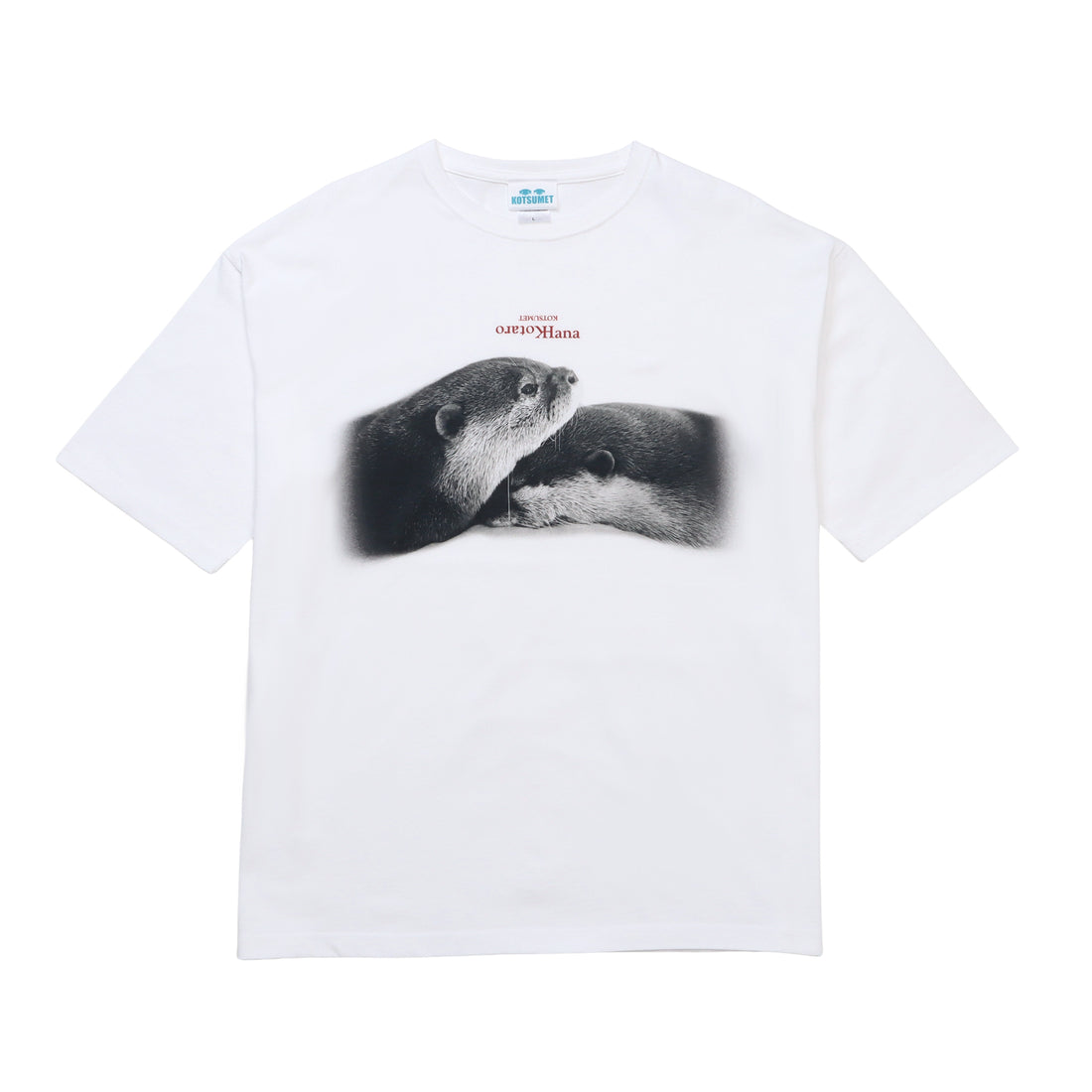 KOTARO&HANA「CUDDLING OTTERS 」 T-SHIRT