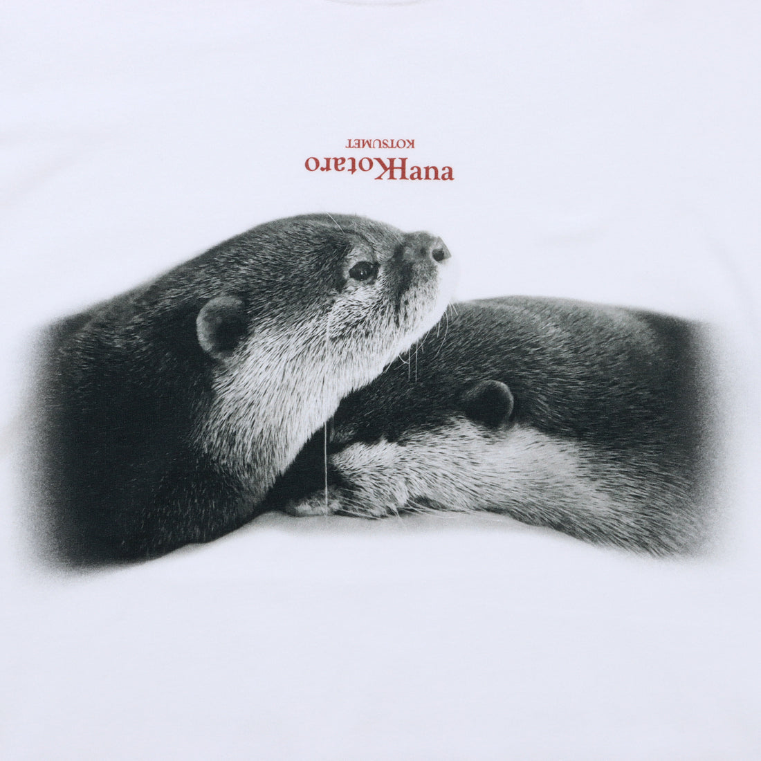 KOTARO&HANA「CUDDLING OTTERS 」 T-SHIRT