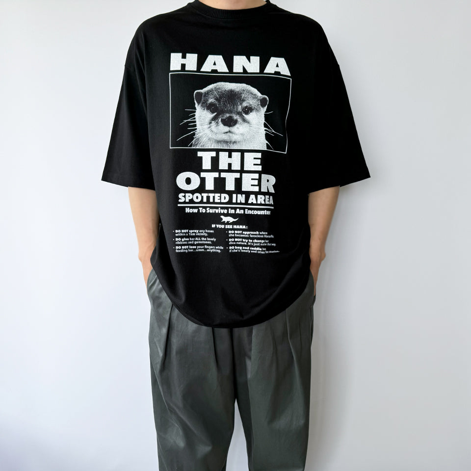 HANA THE OTTER T-SHIRT