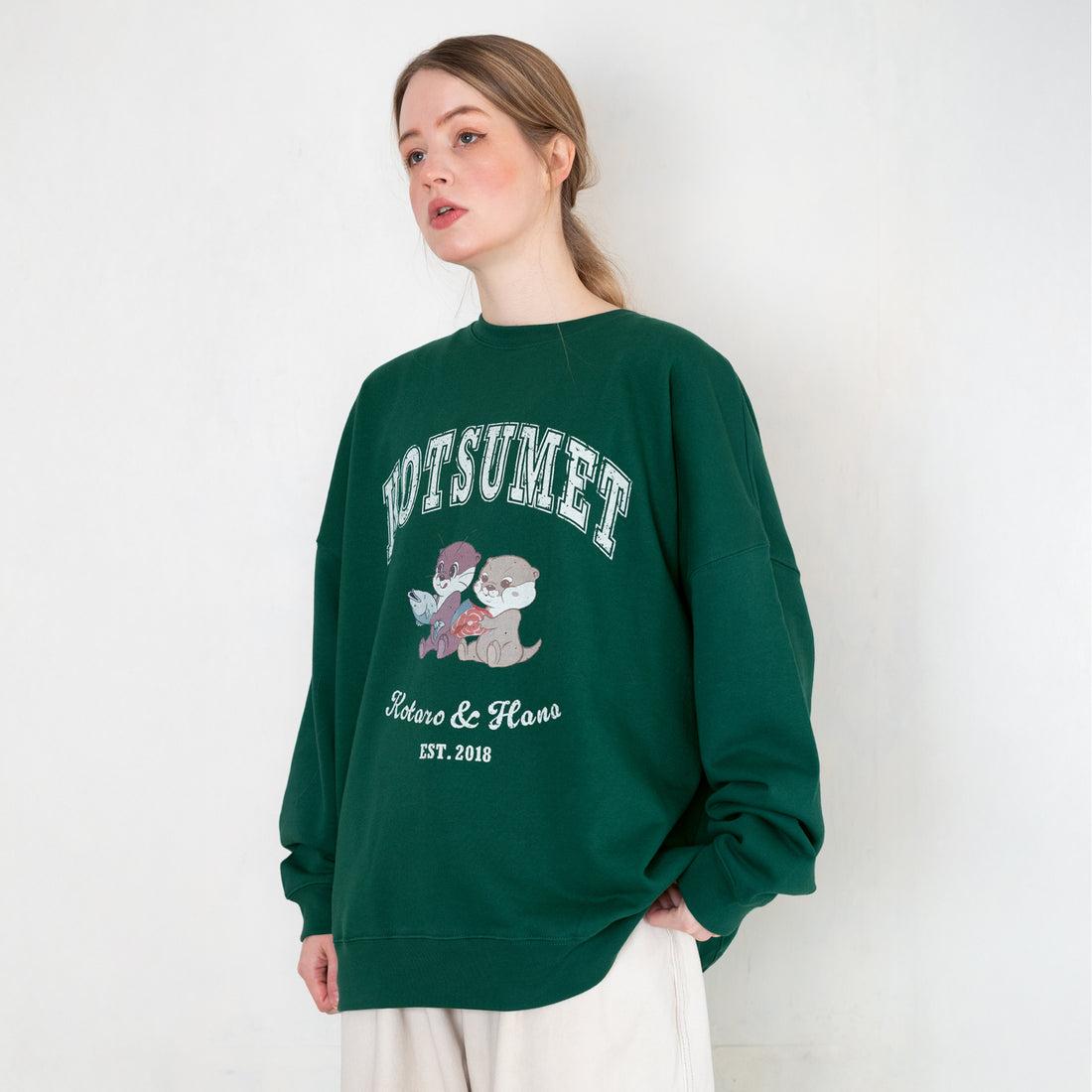 otter_sweatshirt_green