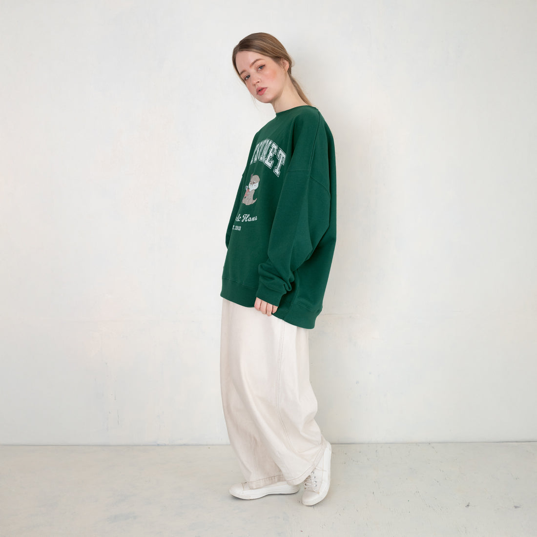 otter_sweatshirt_green