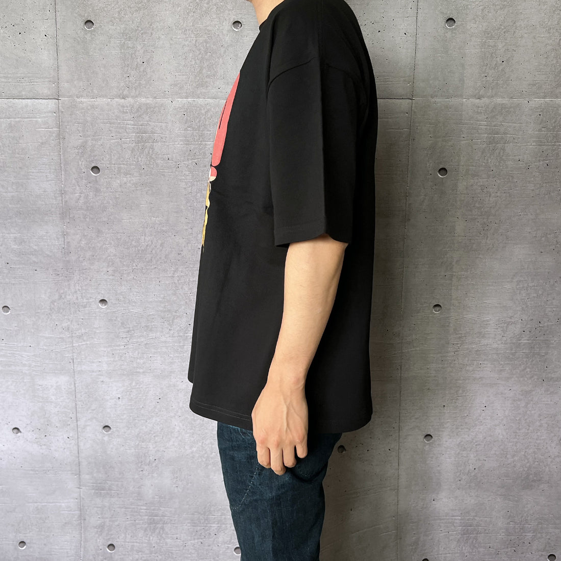 【20%OFF】カワウソハナ「HANA THE FOODIE」 Tシャツ　BLACK